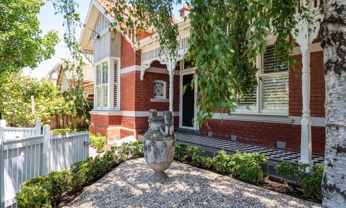 St Kilda House | Stylish Contemporary Retreat St Kilda