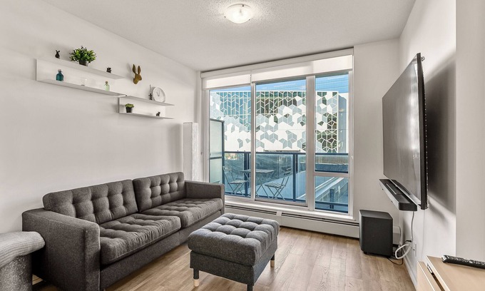 East Village Condo | Stylish East End Apartment with Home Office