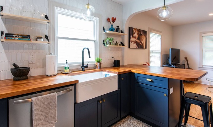 Germantown House | Stylish Germantown Cottage