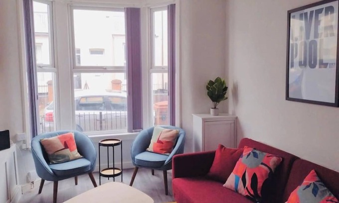 Everton House | Stylish home near Liverpool Football Club- 10min drive downtown