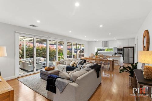 Cowes House | Stylish Indoor Outdoor Sleeps 8