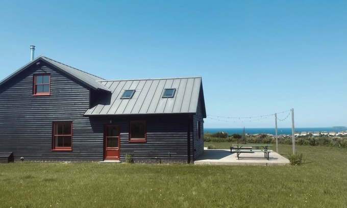 Port Isaac House | Stylish Large House Overlooking the sea & Traditional Cornish Fishing Village
