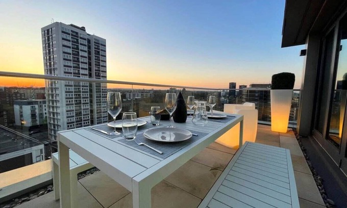 Hoxton Apartment | Stylish Penthouse with London Views