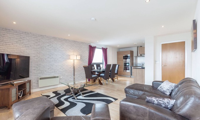 Newhaven Apartment | Stylish penthouse suite