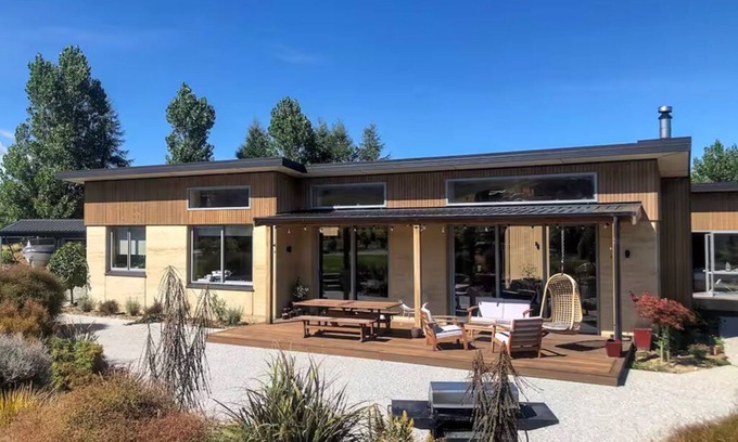 Lake Hawea House | Stylish Rammed Earth Lake Hawea House on Large Section