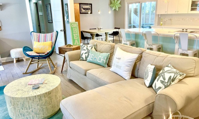 Tybee Island Cottage | Stylish Ranch w/Screened-In Porch 5 Minute Walk to Beach by Tybee Cottages