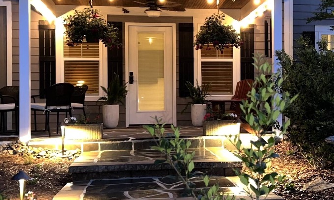 Pinehurst House | Stylish Residence in the Pines - 5 minutes from Pinehurst Golf!