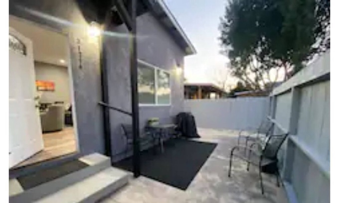 Stockton House | Stylish, Sleeps 6 - 2 bed - BBQ - Patio -San Diego