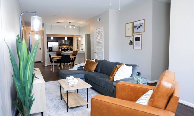 Memorial Apartment | Stylish Urban Getaway in City Centre
