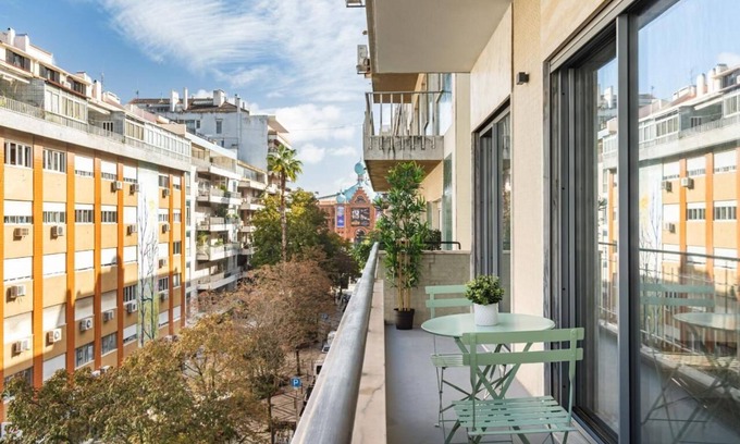 Lisbon Old Town Apartment | Succeed Campo Pequeno Apartments