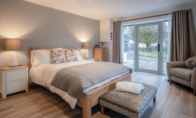 Pen-y-cae Apartment | Suite 2 - Sleeping Giant Hotel - Pen Y Cae Inn