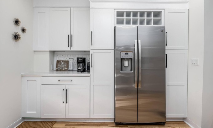 Glen Echo House | Suite 23 - Spacious and Stylish in the Old North