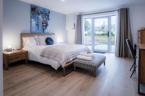 Pen-y-cae Apartment | Suite 6 - Sleeping Giant Hotel - Pen Y Cae Inn