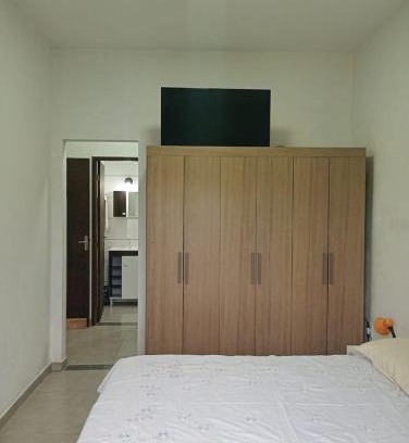 Rio Vermelho Norte Other | Suite casal em casa compartilhada com uma pessoa - estacionamento - Trilha Moçambique