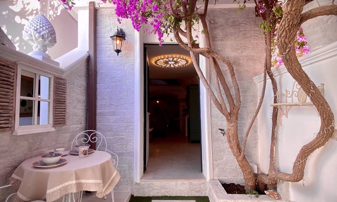 Centro Storico House | Suite Famigliare Deluxe con Grotta Naturale nel Borgo Storico di Massafra