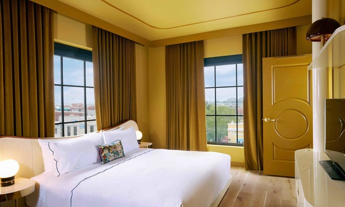 East Market District House | Suite Genevieve at Hotel Genevieve, Pet-friendly Accommodation