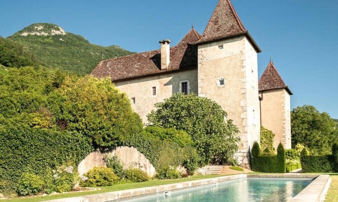 Jongieux Bed & Breakfast | Suite LA MONDEUSE - Château de la Mar
