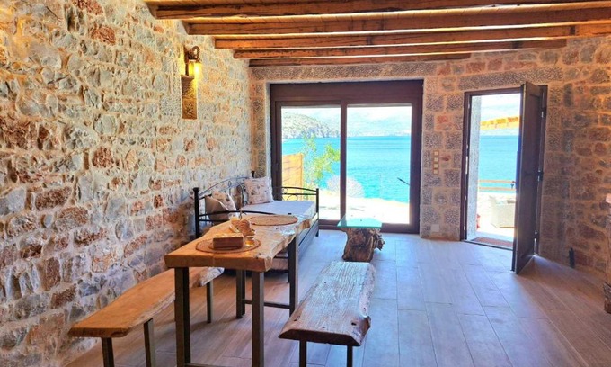 East Mani House | Suite of Villa Lagkadaki