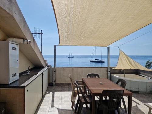 Sant'Anna Apartment | Suite Panorama - attico esclusivo con vista Etna e Ionio
