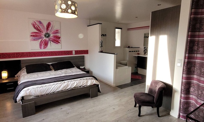 Chambly Bed & Breakfast | Suite Parentale A 2 PAS DES JO 2024
