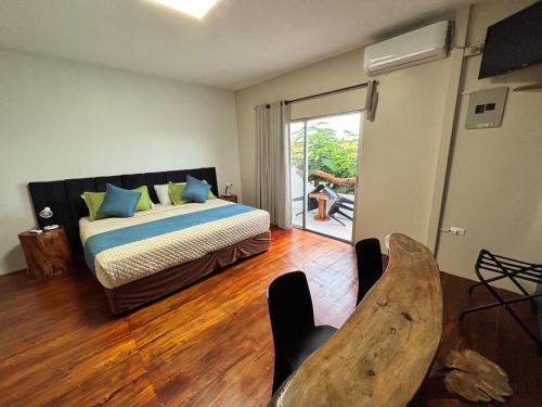 Puerto Baquerizo Moreno Apartment | Suite Tierra, Reconnect with your roots