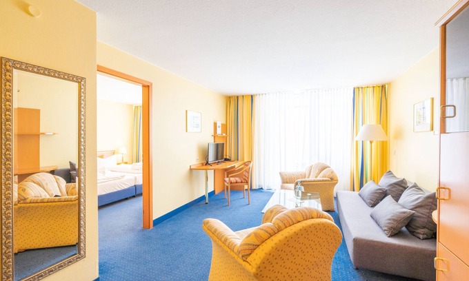 Binz House | Suite with city view - Arkona Strandhotel 4 star superior - directly on the beach!
