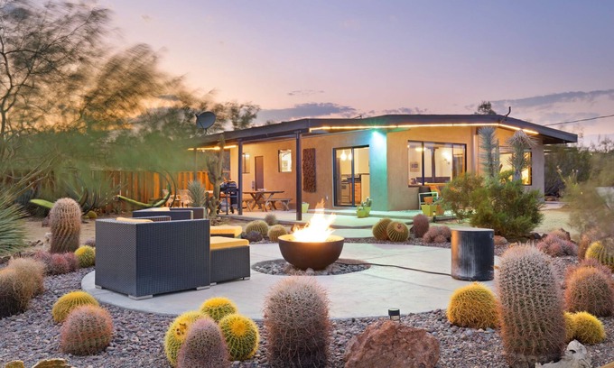 Joshua Tree House | π΅ Sukha Life Hideaway - Hot Tub, Fire Pit, Privacy and Endless Views! π΅