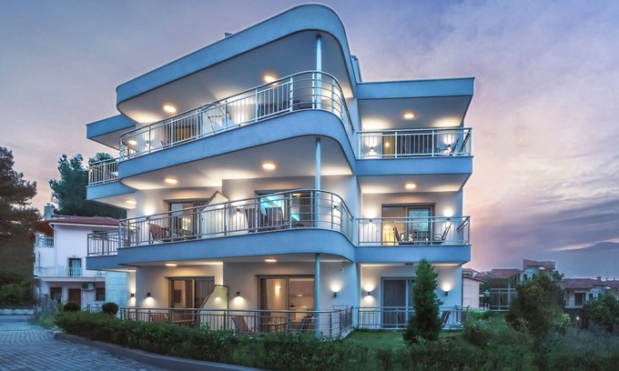 Polichrono Apartment | Summer Inn