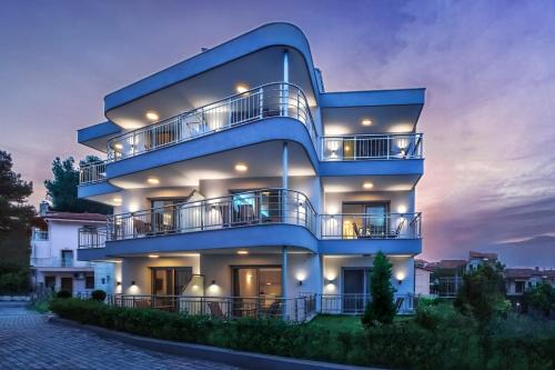 Polichrono Apartment | Summer Inn