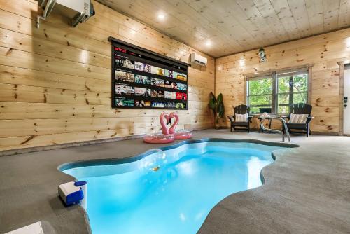Sevierville House | Summer Sale, Indoor Pool, Pet Stays Free, Movie, HotTub