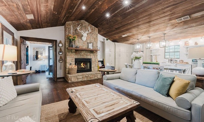 Wears Valley Cabin | Summer Wind 2 Bedroom Cabin by RedAwning