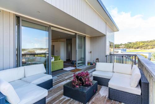Mangawhai Heads House | Sun Chaser's Lookout - Mangawhai Heads Home
