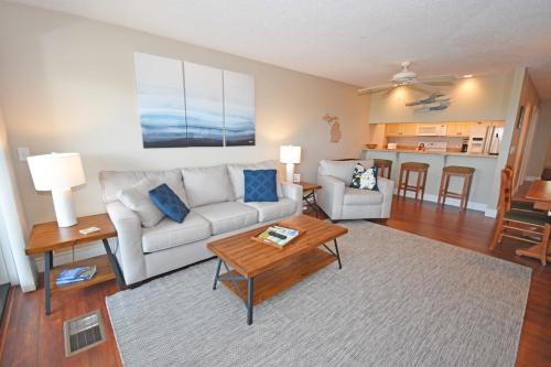 Glen Arbor Apartment | Sun Dance 5 6