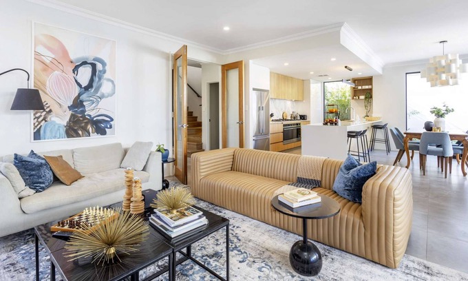Mount Claremont House | Sun drenched new house in tranquil St Johns Wood Estate. Free WIFI & Parking