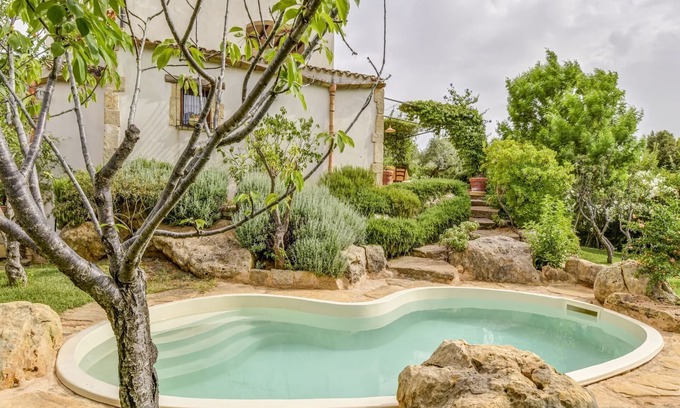 Salemi House | Sun-kissed Holiday Home in Salemi with Garden
