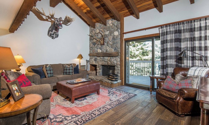 Sun Valley House | Sun Valley Resort amenities! End-Unit Townhome
