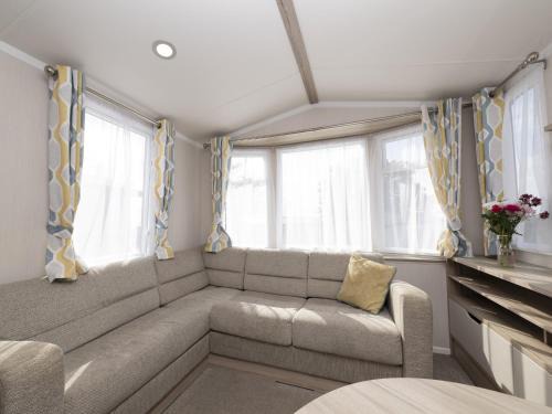 Looe House | Sunbeam Caravan