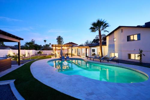 Sunburst Estates House | Sunburst Estate - Pool - Hot Tub - Tons of Games!
