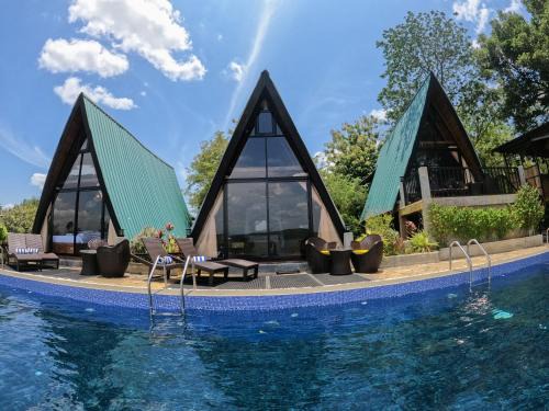 Habarana Hotel | Sundown Lake Hotel & Spa