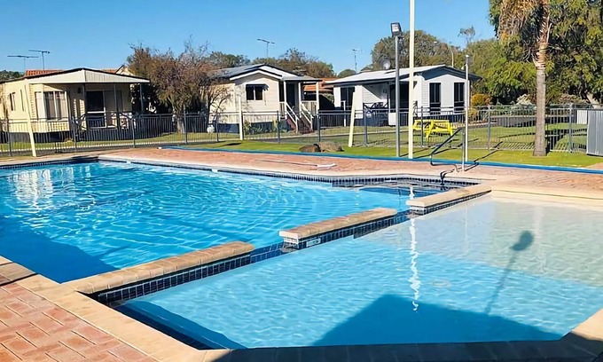 Broadwater Cabin | Sundowner Cabin - perfect cabin in Geographe Holiday Park