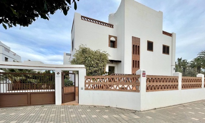 Motril Villa | Sunlit Villa near Golf
