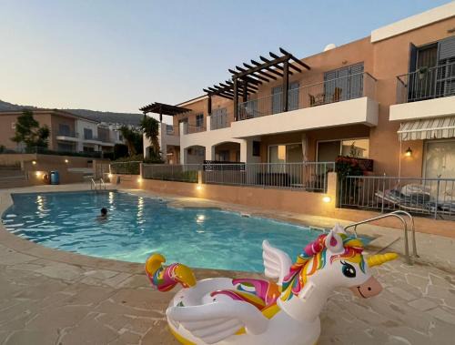 Peyia Town Apartment | Sunny Bliss