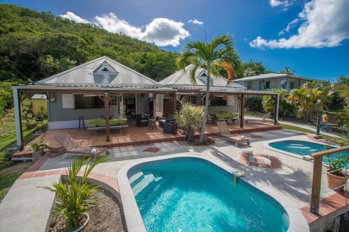 Sainte-Anne House | Sunny Bungalow