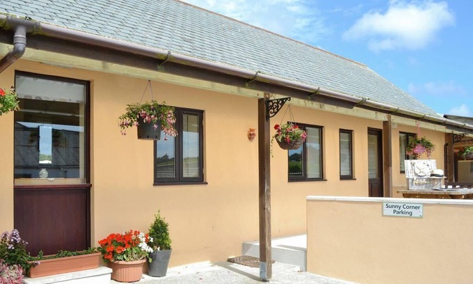 St. Keverne Cottage | Sunny Corner Self Catering Holiday Cottage on the Lizard in Cornwall.