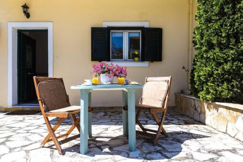 Alepou Apartment | Sunny Patio Studio Corfu !