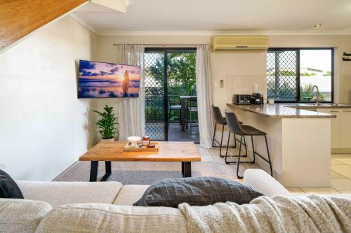 Caloundra Apartment | Sunny's Coastal Townhouse in Caloundra