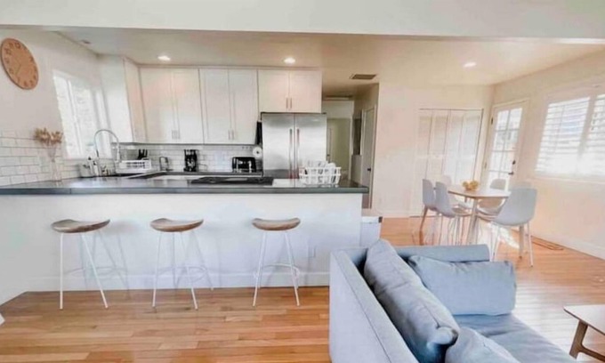 Seabright House | Sunny Seabright Beach House