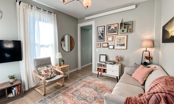 The Dalles Apartment | Sunny+Serene Dwntwn Apt w/Gorgeous River Views!