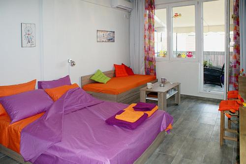 Psirri Apartment | Sunny studio with Parthenon view balcony