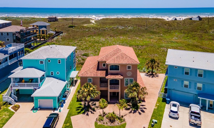 Safe Harbor House | Sunrise Beach Villa | Walk to Beach, Ocean Views!